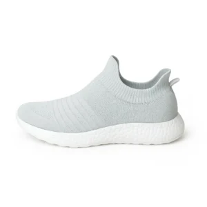 ZAPATILLAS URBANAS BLANCAS $12.000 c/u  X 12 pares